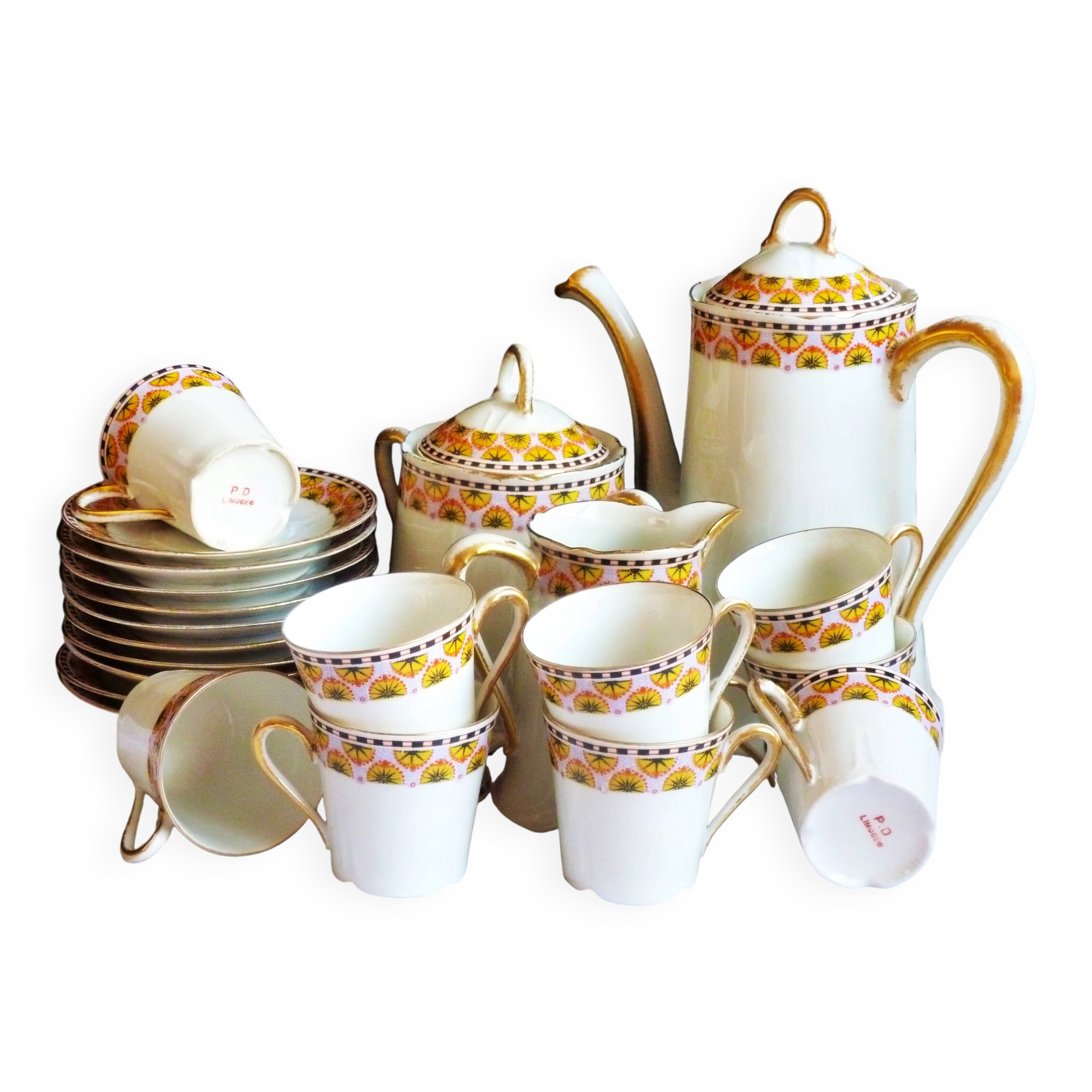 Art Deco coffee service in Limoges porcelain, 23 pieces.