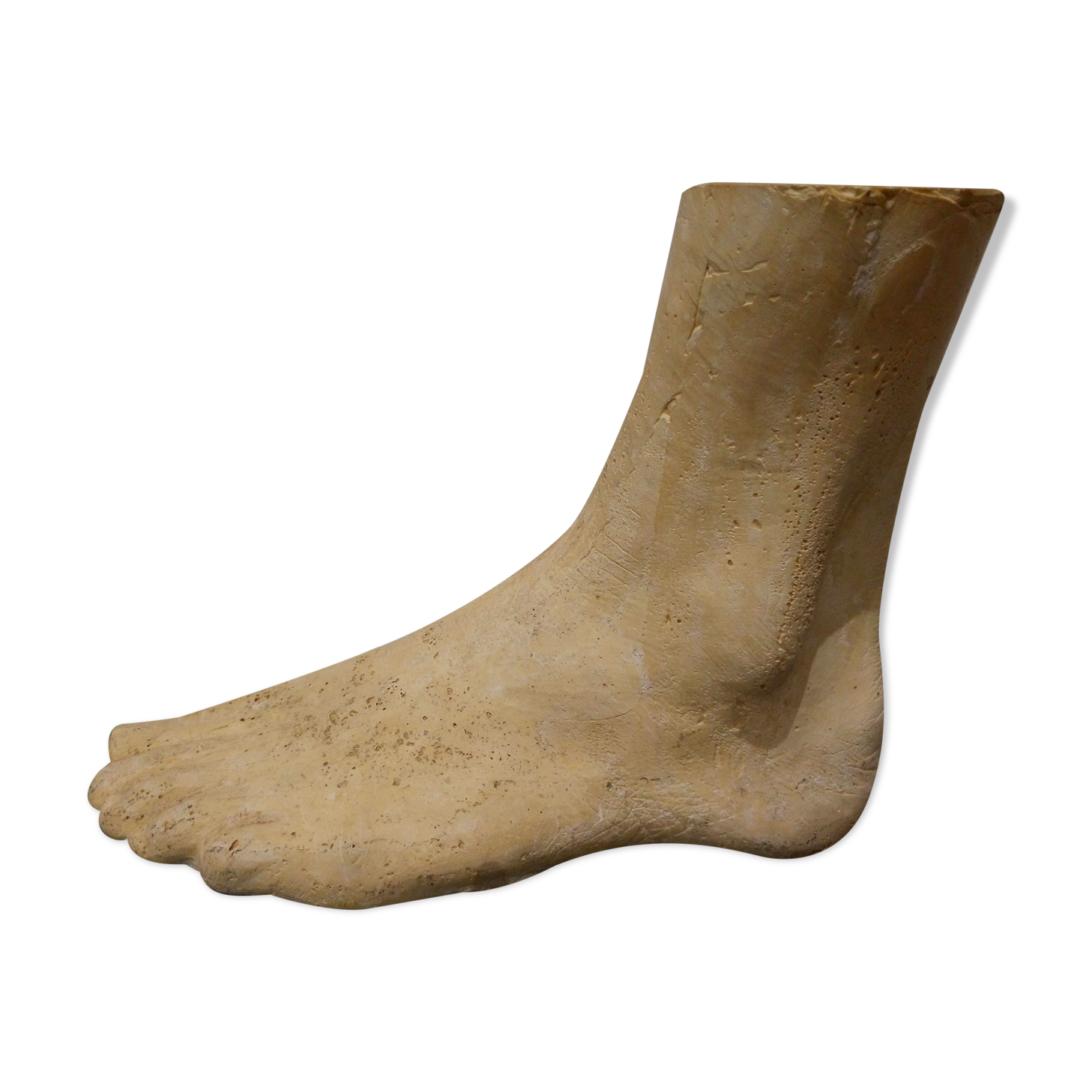 Foot moulded into platre