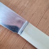 Set of 12 Bakelite knives