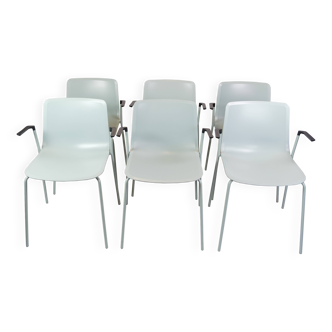 Ensemble de 6 chaises Pato laquées bleues avec accoudoirs noirs par Hee Willing & Ludvik pour Fritz Hansen