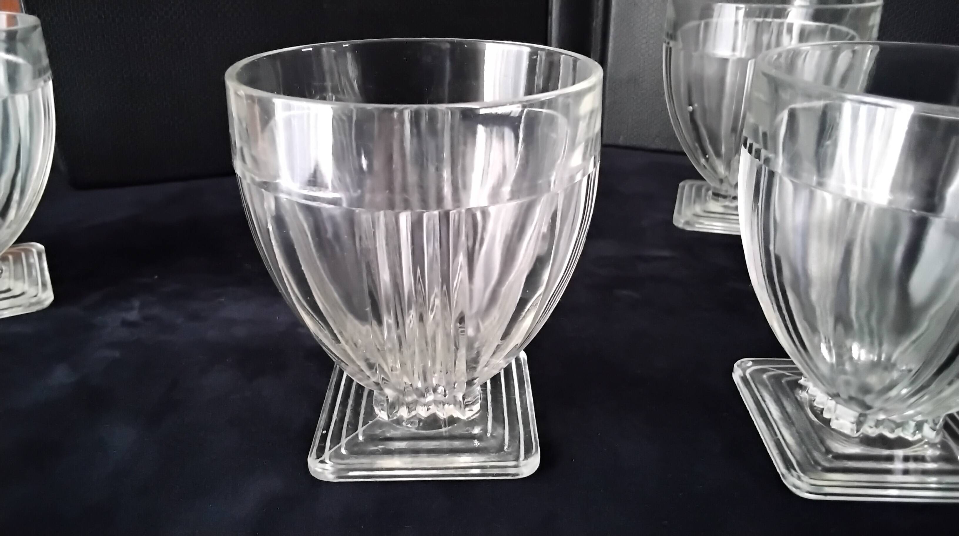 5 Verres ou coupes à fruits ou glace en verre pressé moulé Style Art Déco