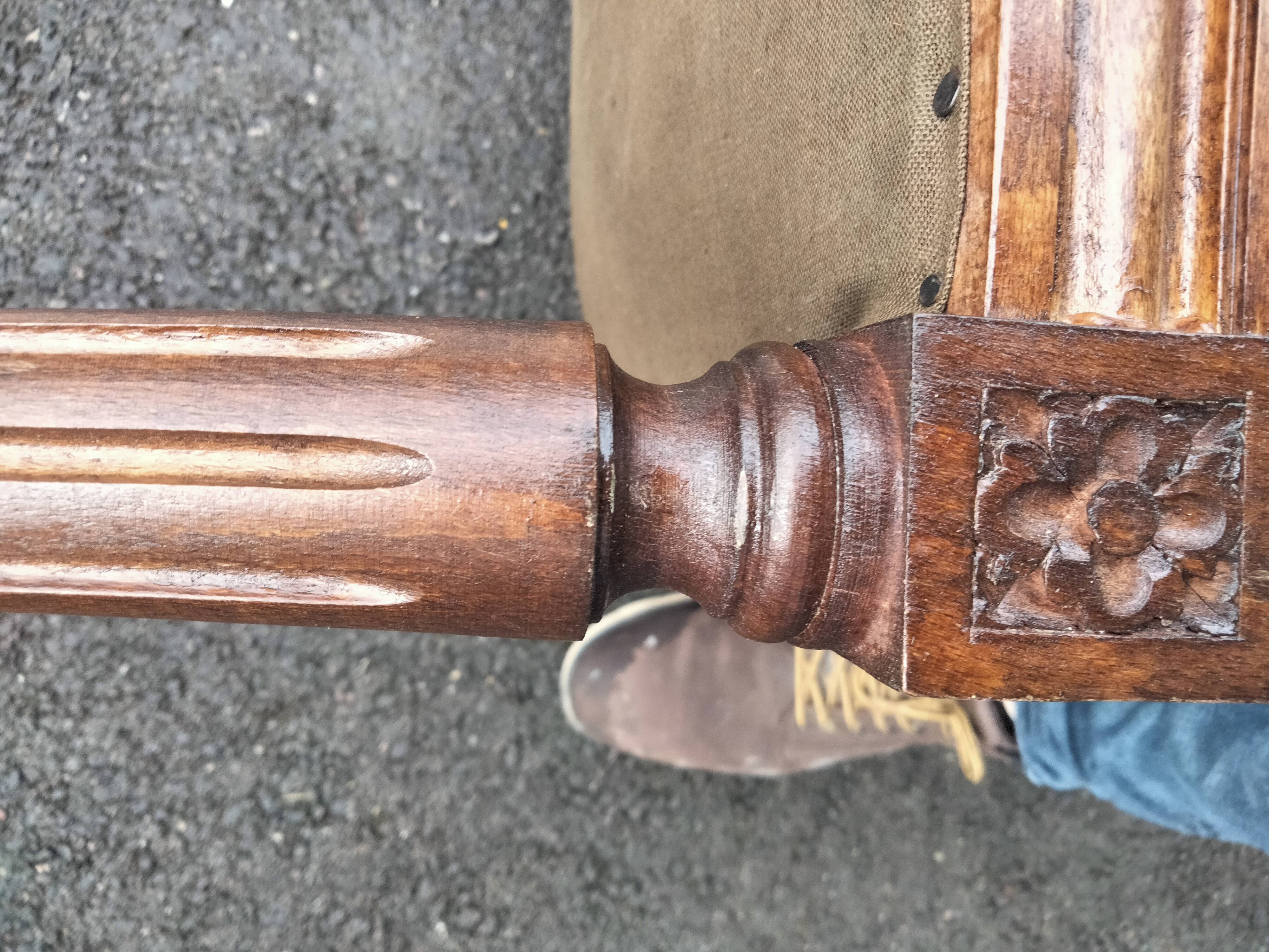 Tabouret repose pied ancien style Louis XVI dessus cuir