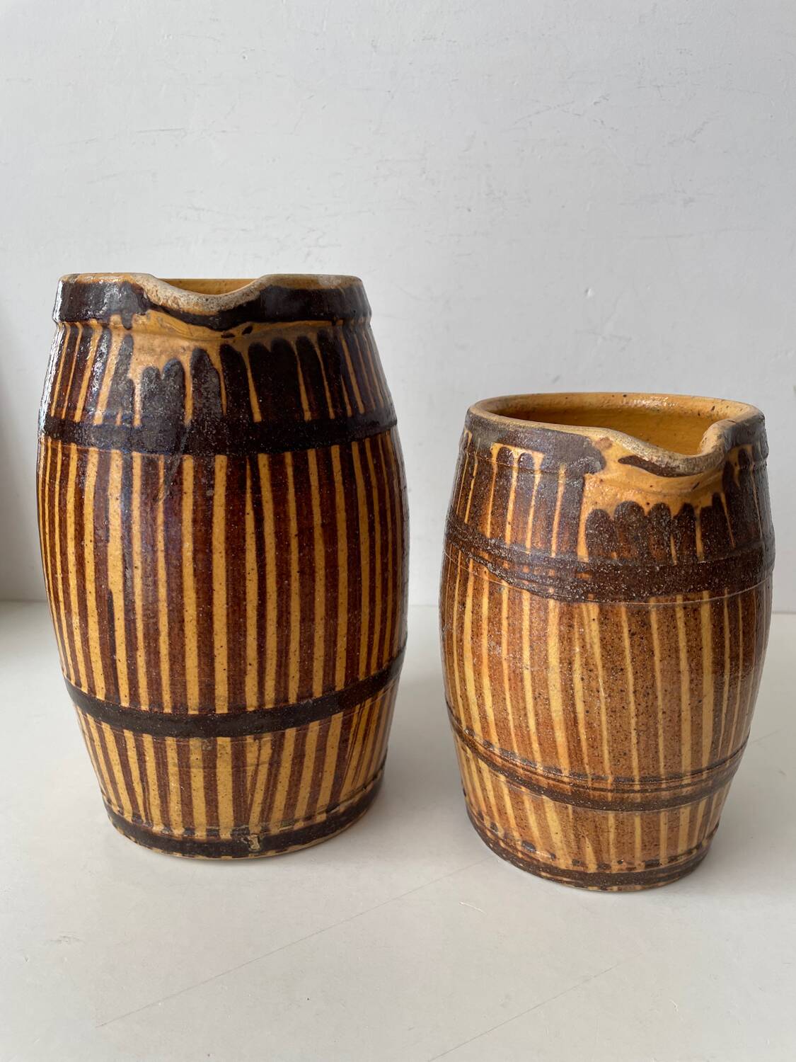 Duo de pichets vieux grès