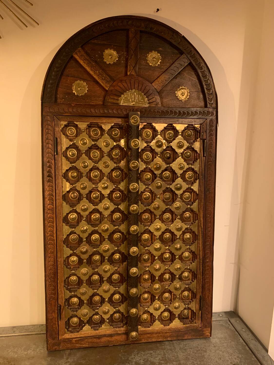 Porte fenêtre indien bois laiton