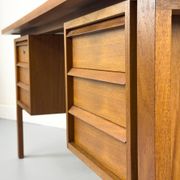 Mid-century teak desk by Svend Åge Madsen for Sigurd Hansen, 1960s.
