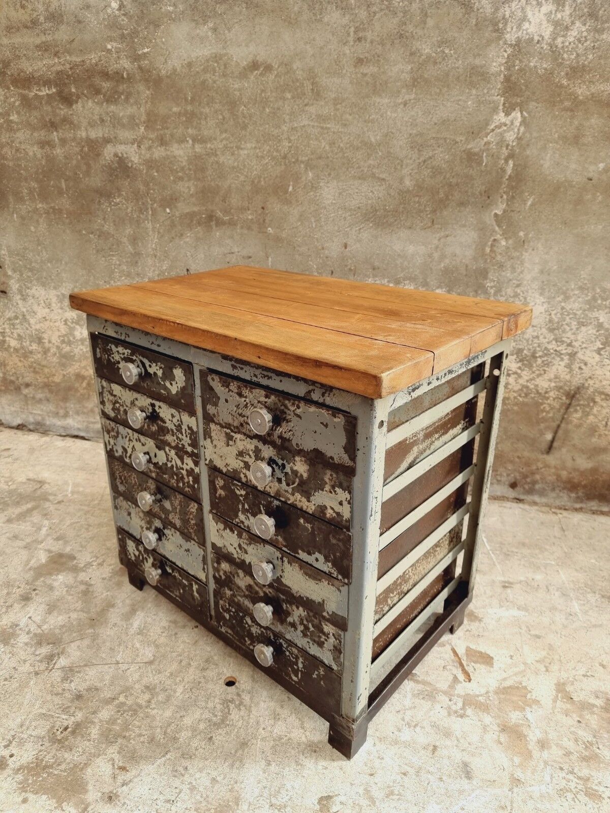 Commode industrielle armoire en acier