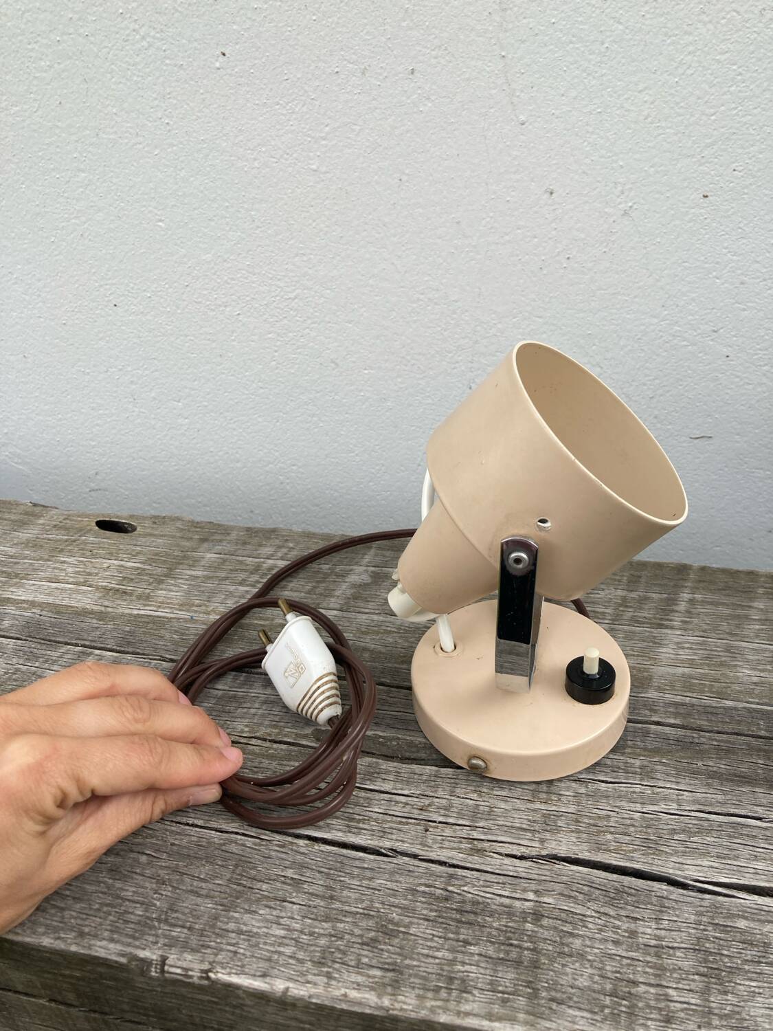 Delmas beige metal wall light, 1970