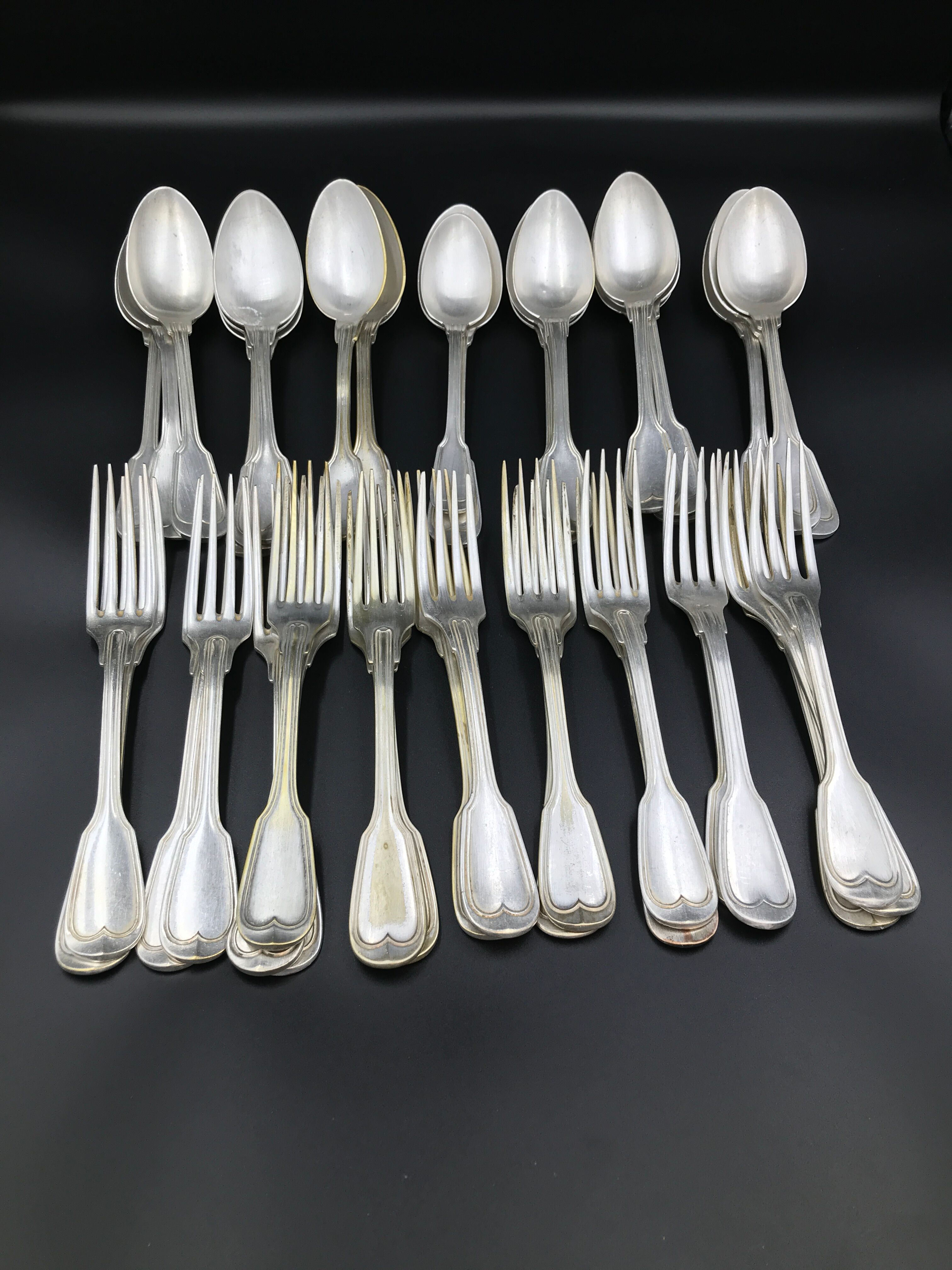 20 spoons 20 silver forks metal wineing