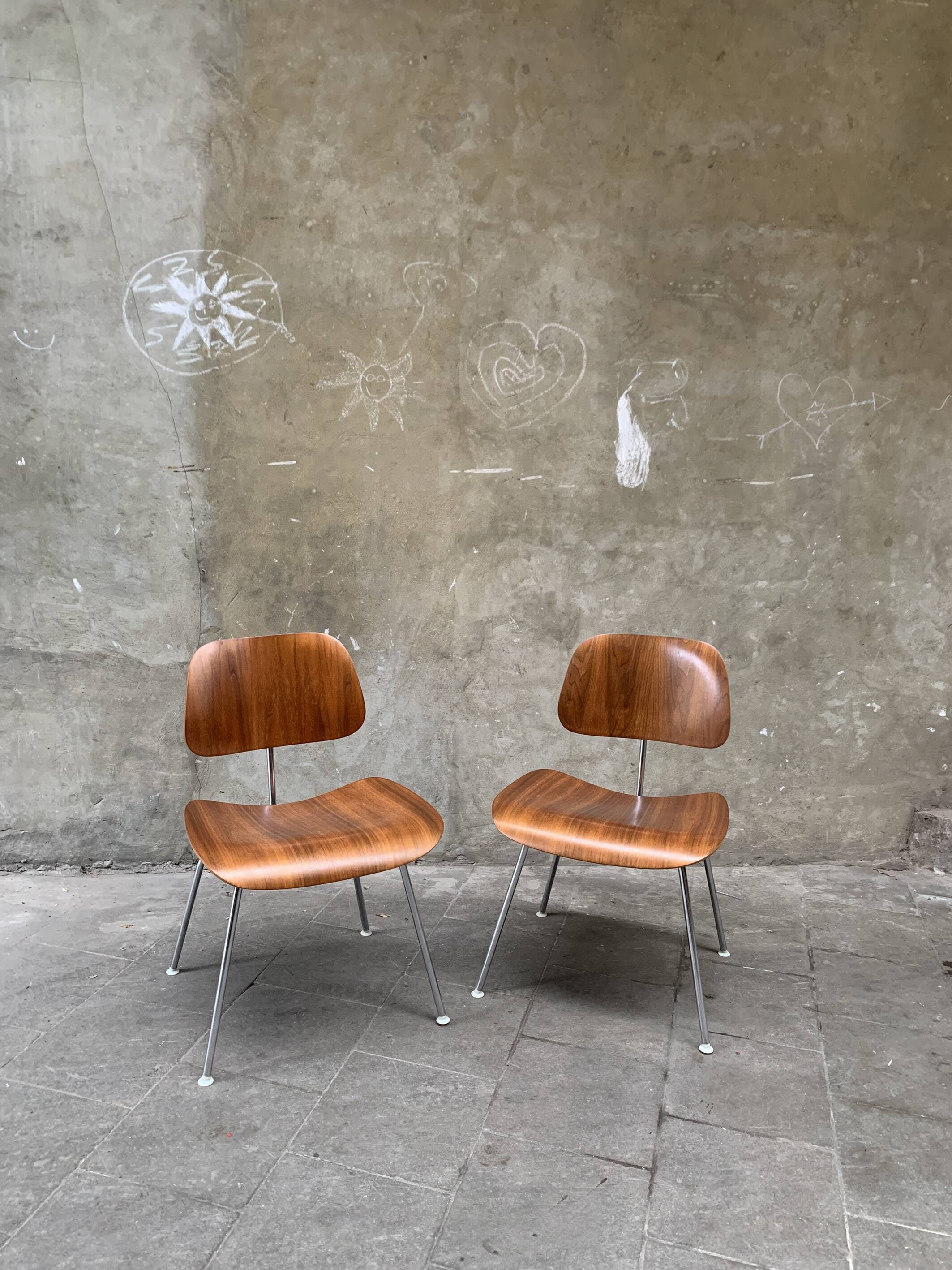 Chaises DCM Noyer Ray & Charles Eames Dining Chair Metal Herman Miller