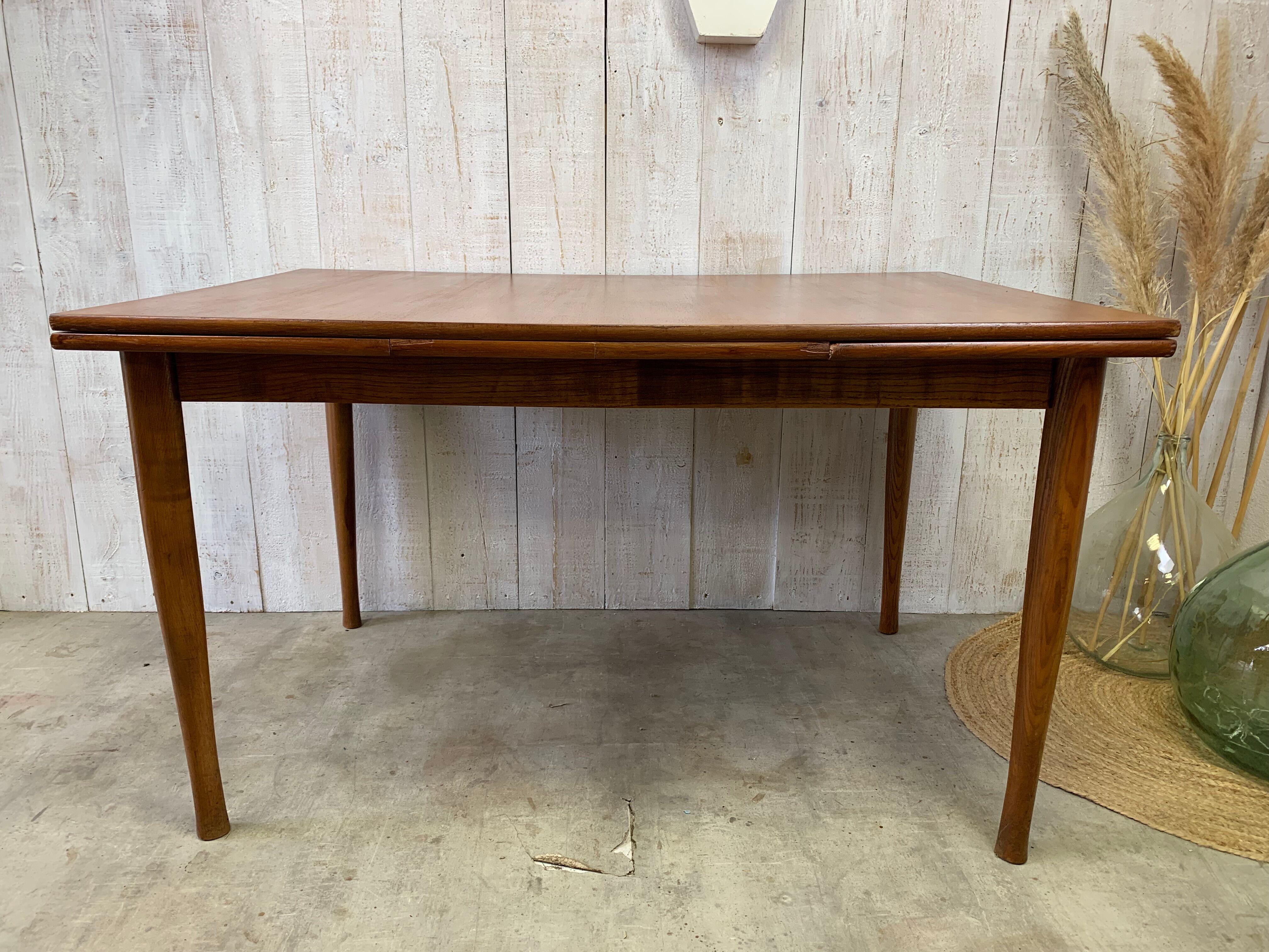 Vintage extendable table