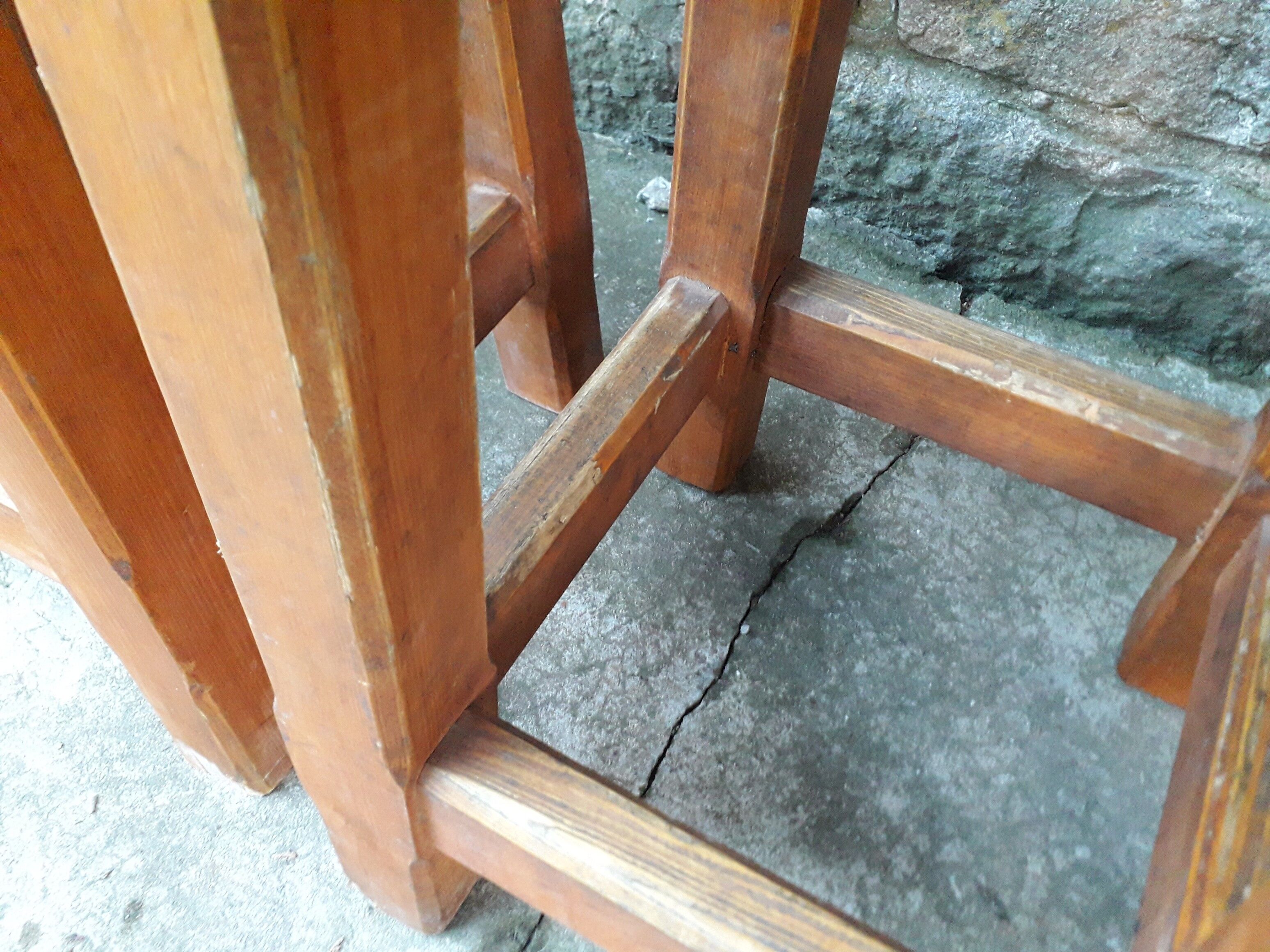 4 pine mountain style stools