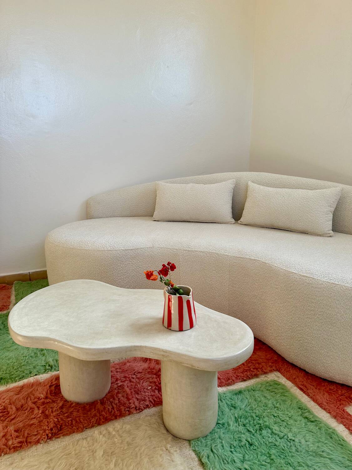 Table basse forme organique en Tadelakt