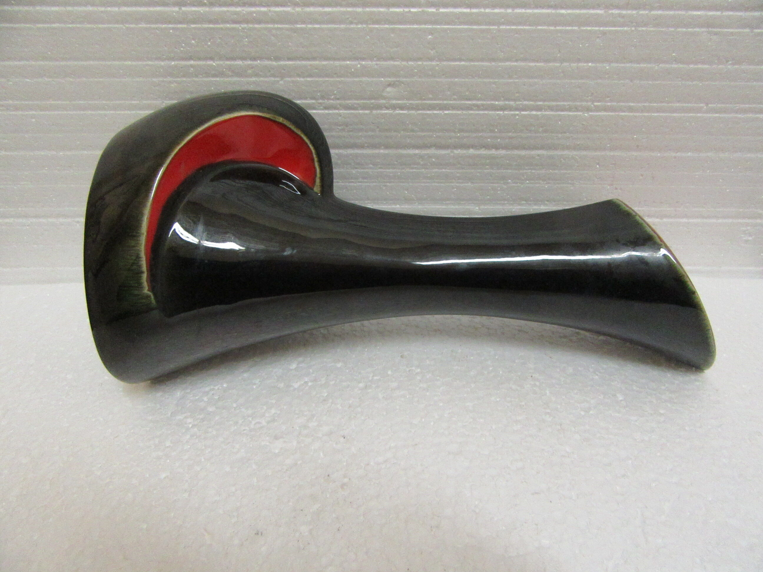 Large vase red and black vintage
