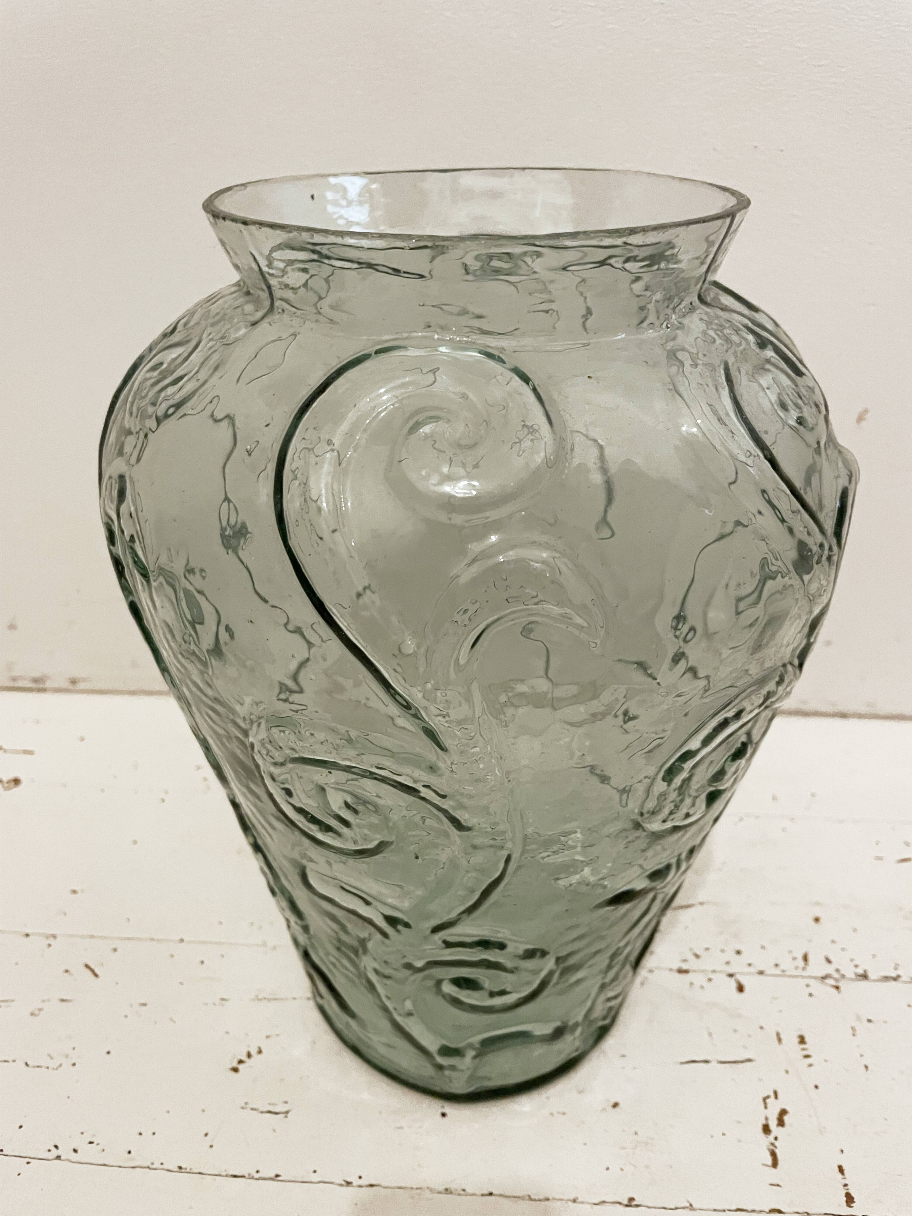 Sculpted glass vase