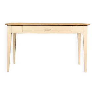 Campaign table with drawer