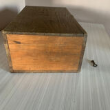 Coffre bois avec cadenas ancien