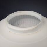 Plafonnier en verre blanc mat nervuré