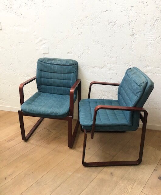 Set of 2 vintage chairs