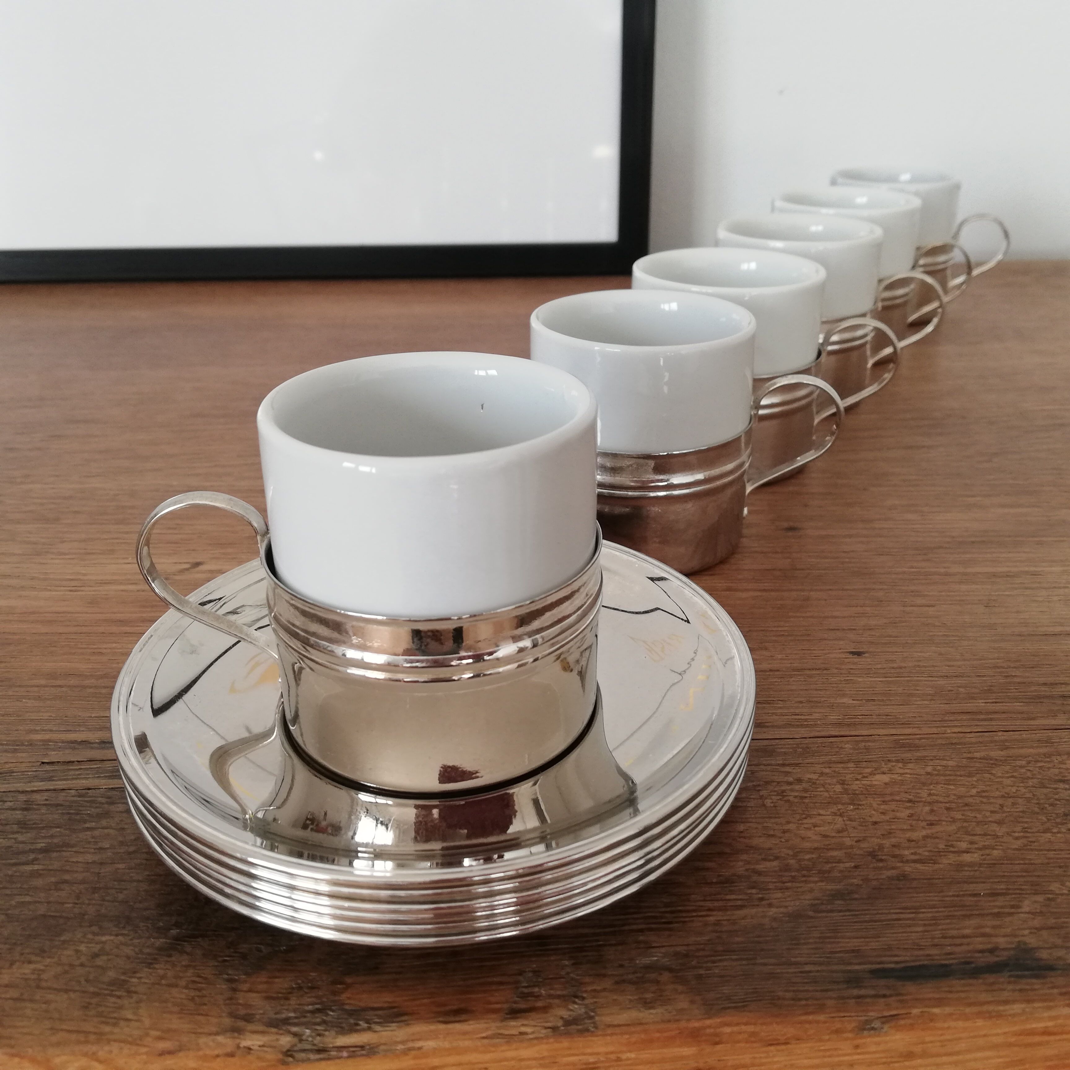 6 ceramic and metal coffee cups