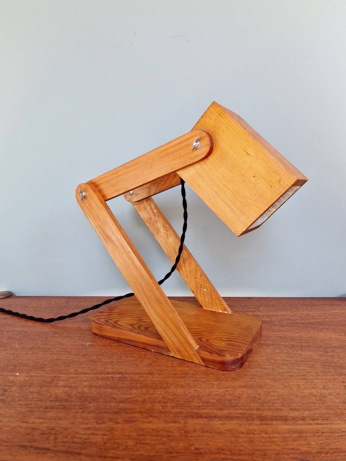 Articulated wooden desk lamp, 1960s-70s