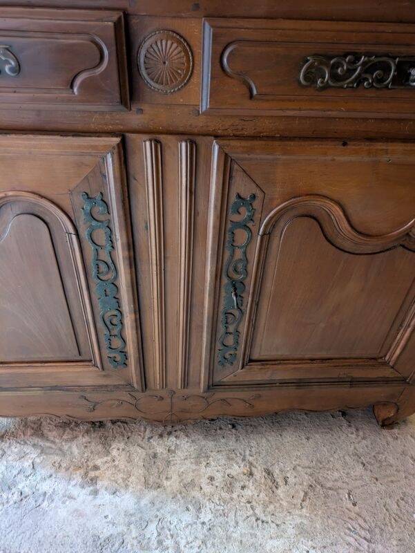 Sells very old in very good condition.