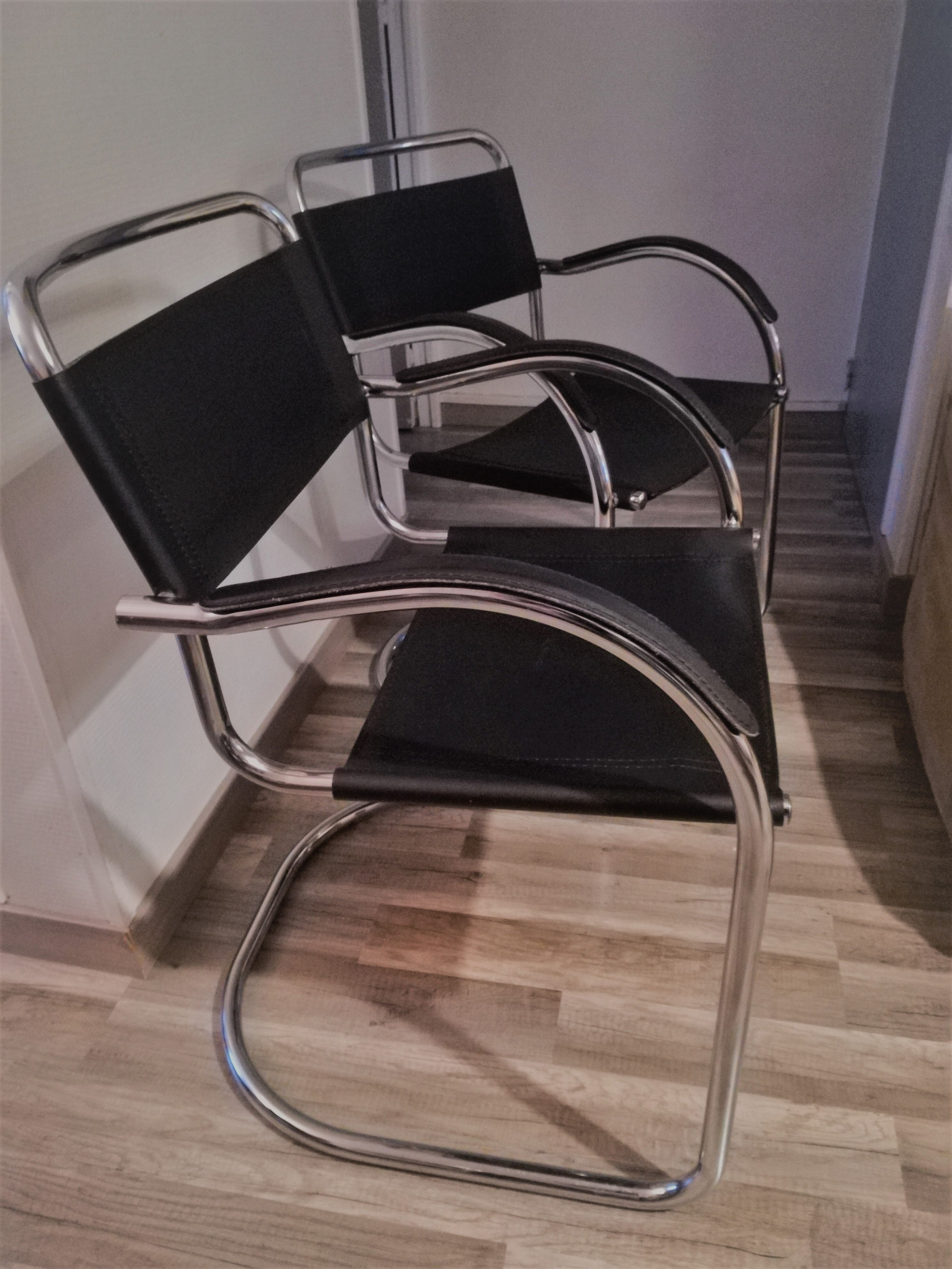 Paire de fauteuils style bauhaus