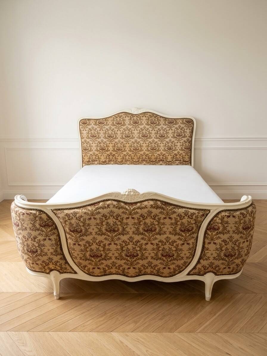 Double bed Louis XV in wood and floral fabric