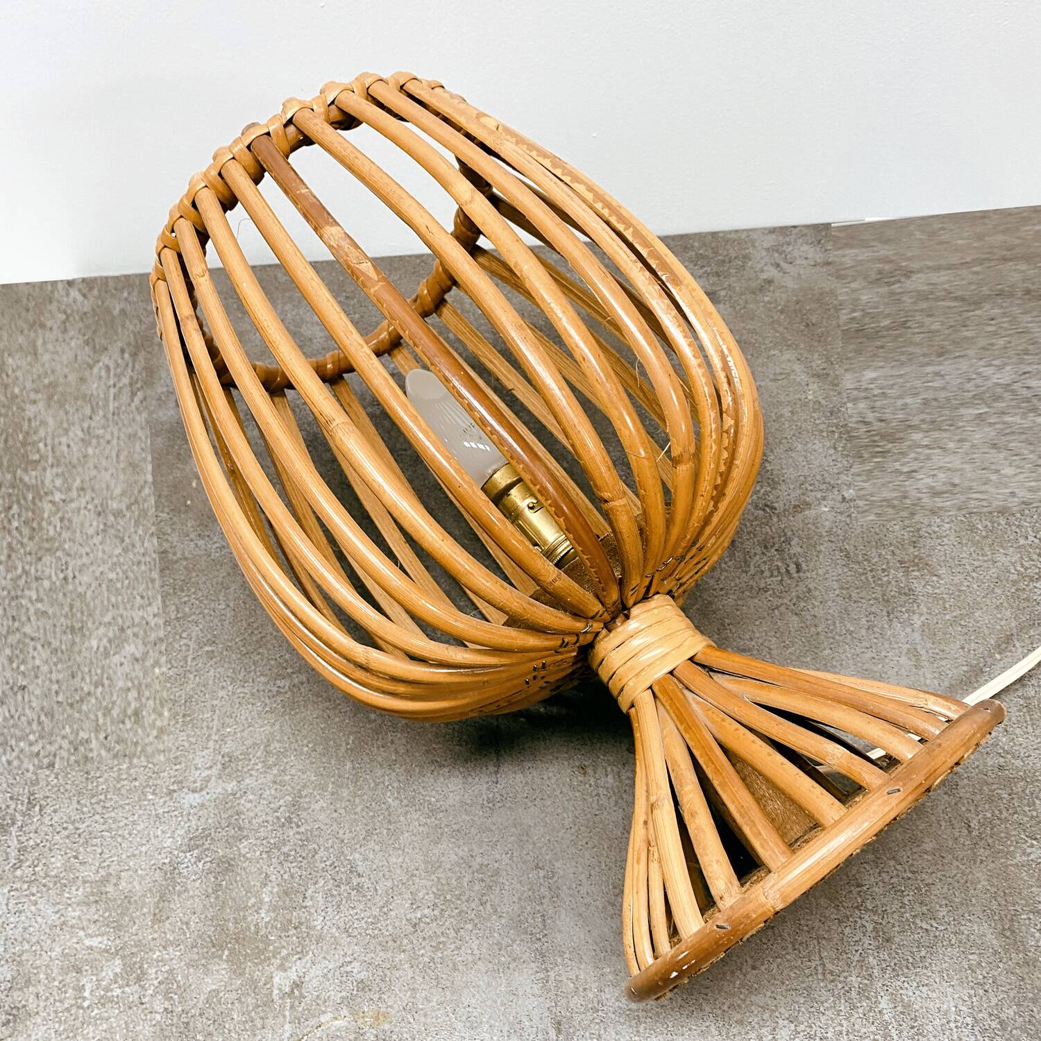 60's rattan lamp