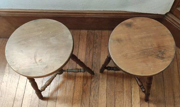 Paire de tabourets tripodes