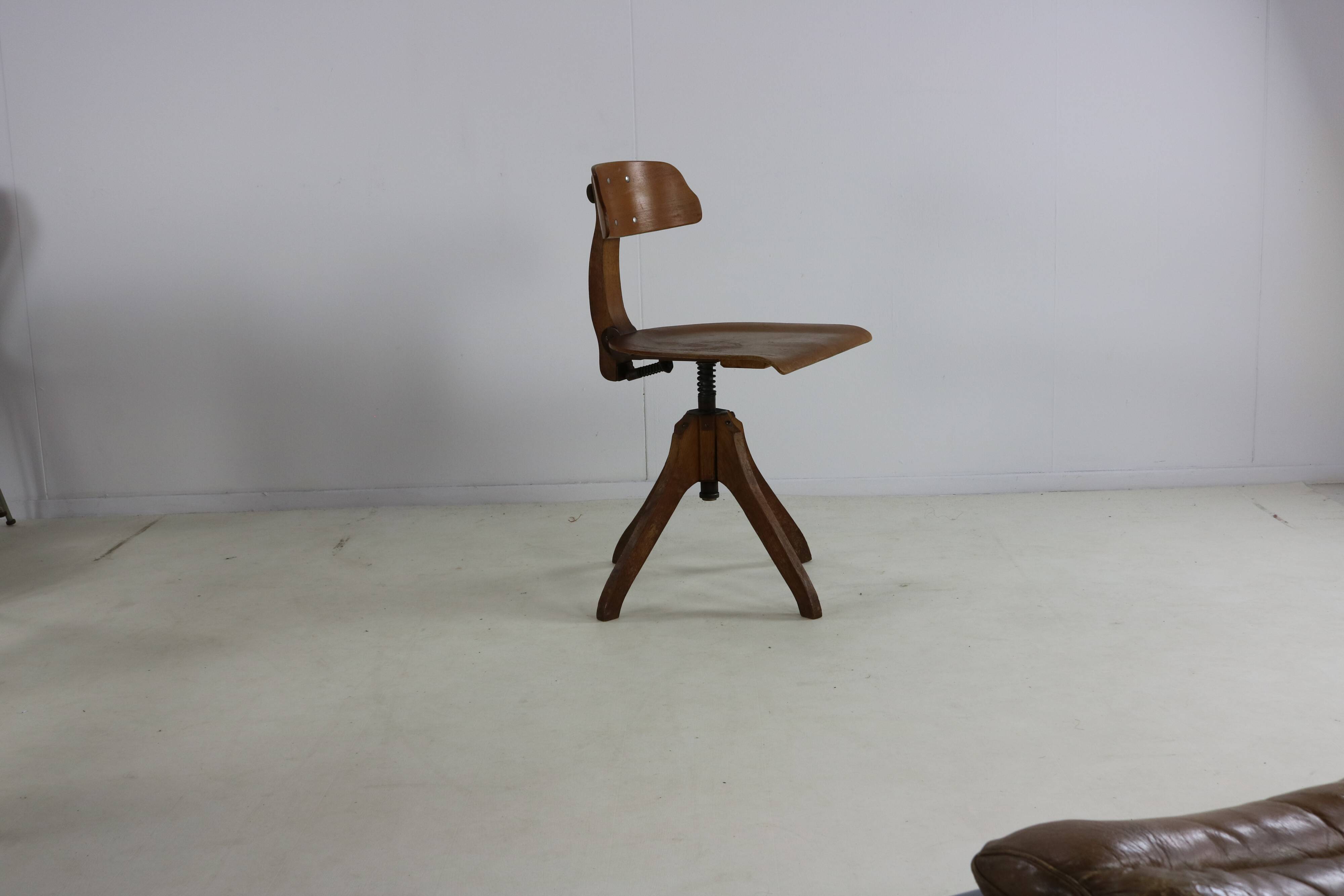 Europa desk chair German twenties design for Olympia Büromaschinenwerke AG