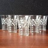 6 glasses 11 cl with vintage 1950 geometric patterns in white, France.