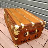Old Fichet cabin trunk