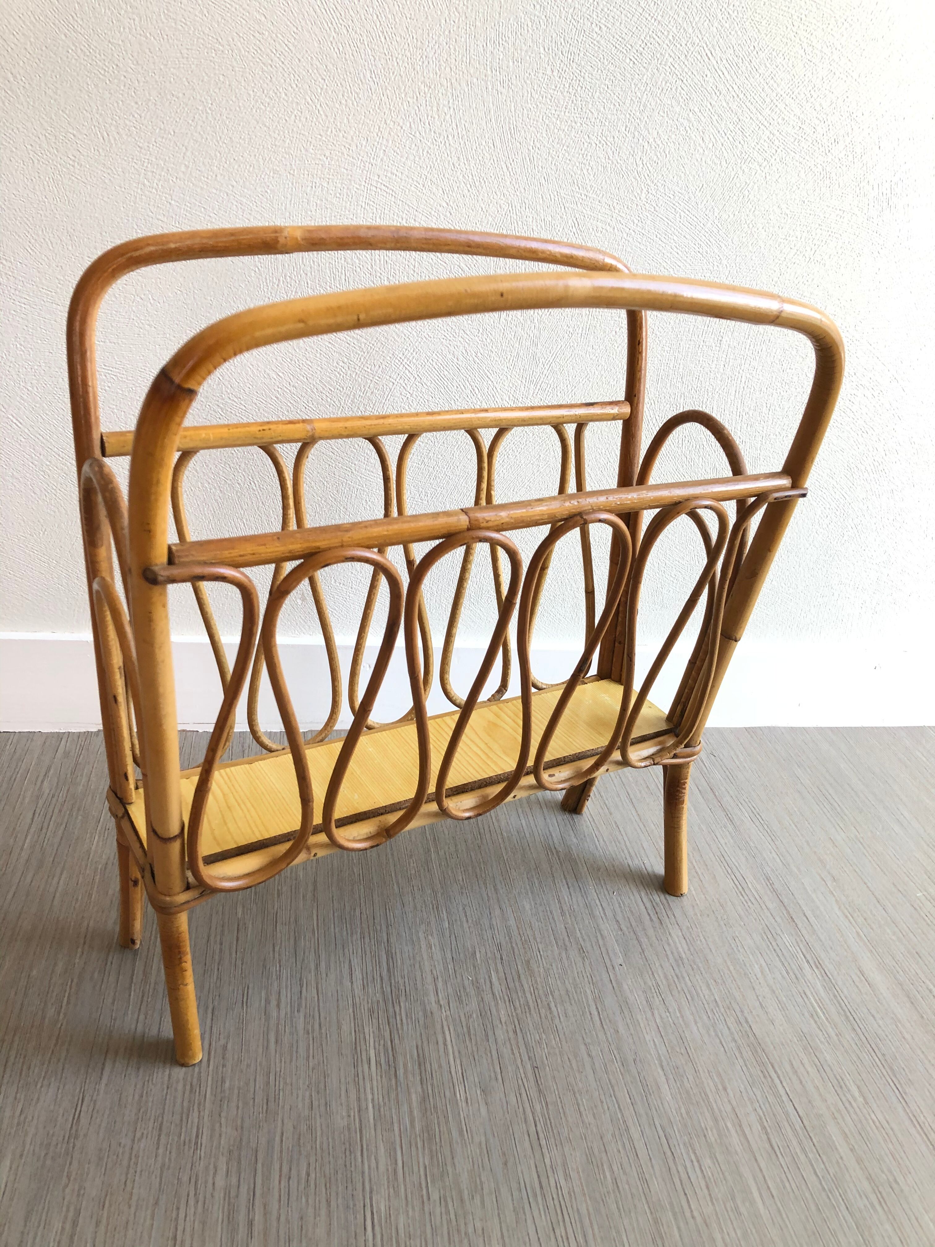 Ratin magazine holder