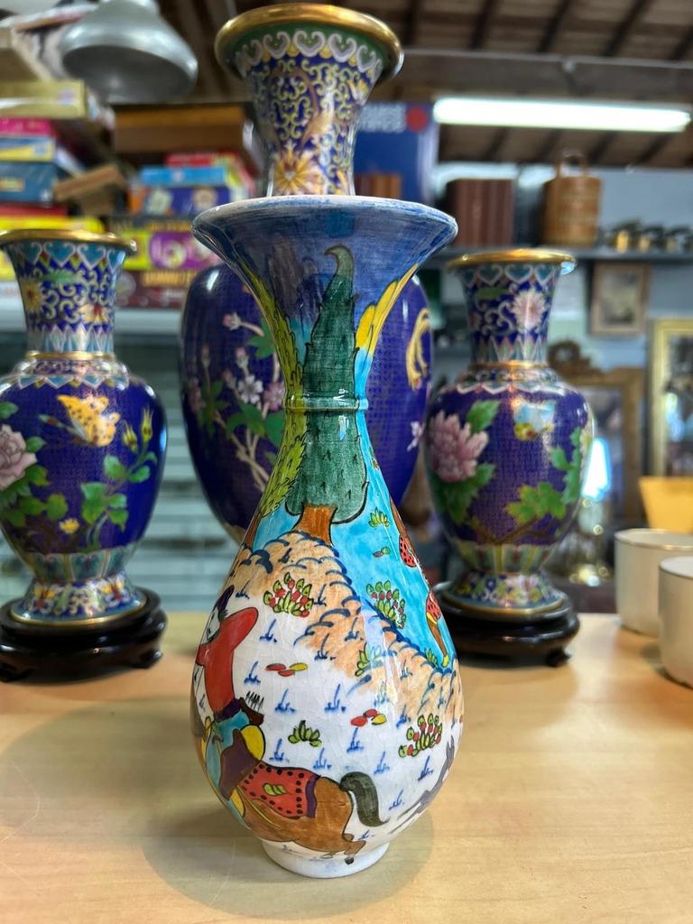 Rare vintage vase Altin Gini in Turkish Kütahya glazed earthenware, handmade and signed.