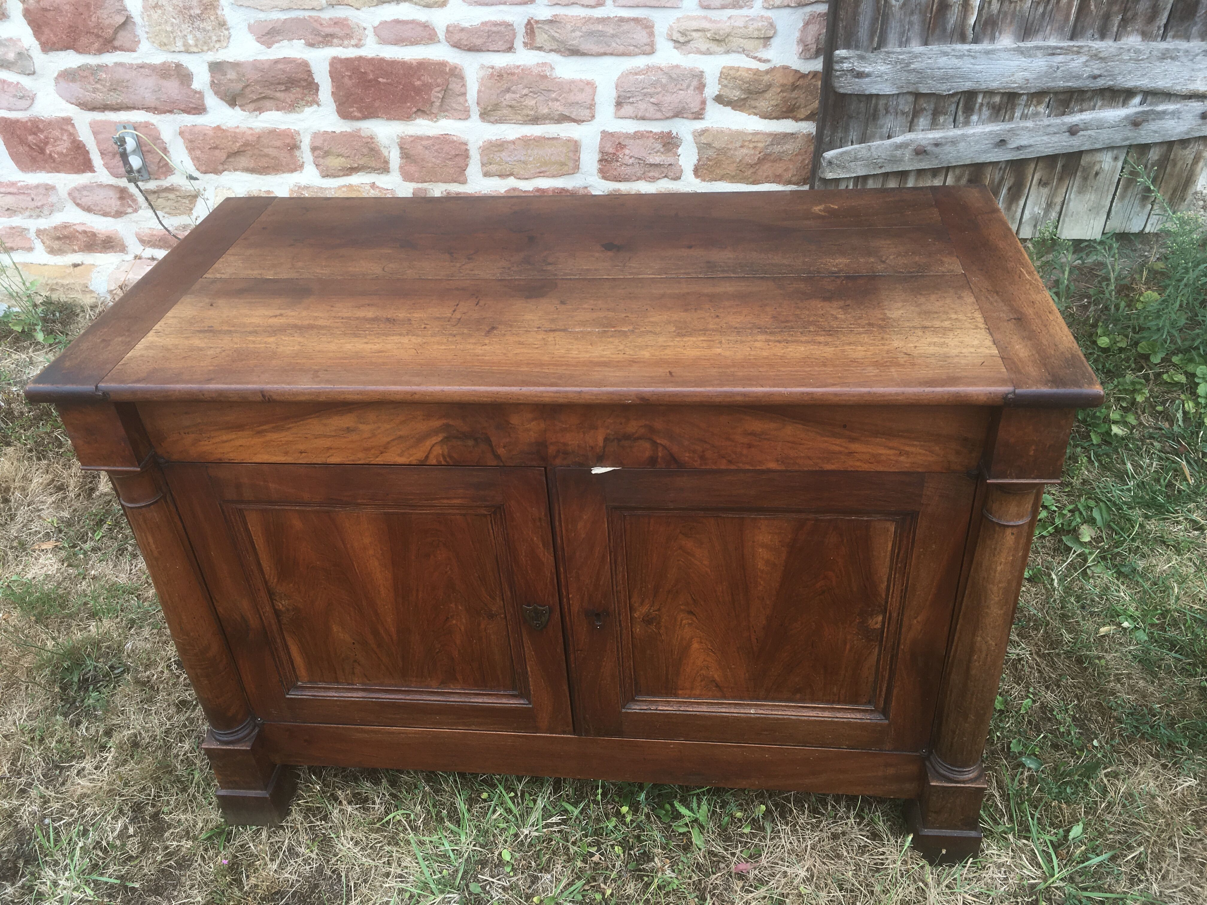 Maie buffet in solid walnut