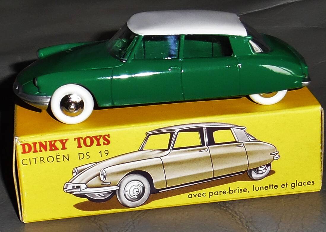 "Citroën DS19" Dinky Toys 1958 - 1.43rd + booklet