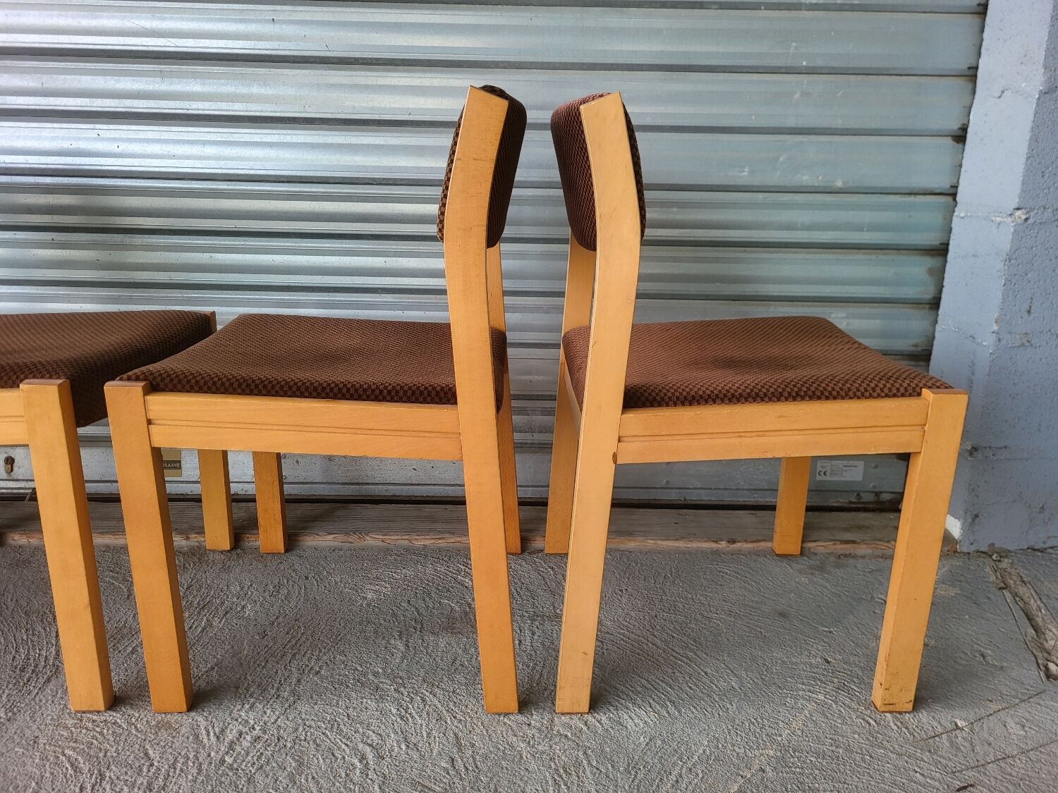 set of 6 Scandinavian style chairs in solid wood and vintage velvet