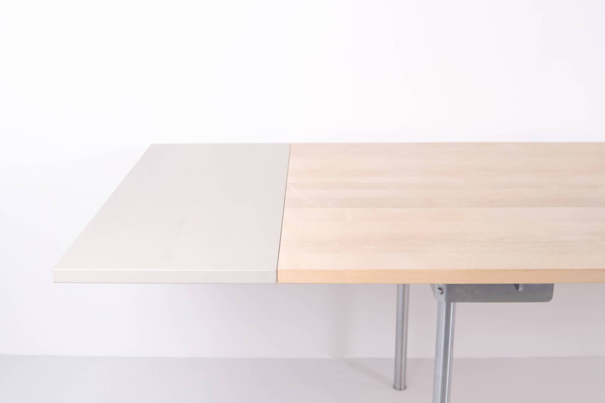 CH318 dining table – Hans J. Wegner – solid beech – extension leaves – Tranekær Møbler