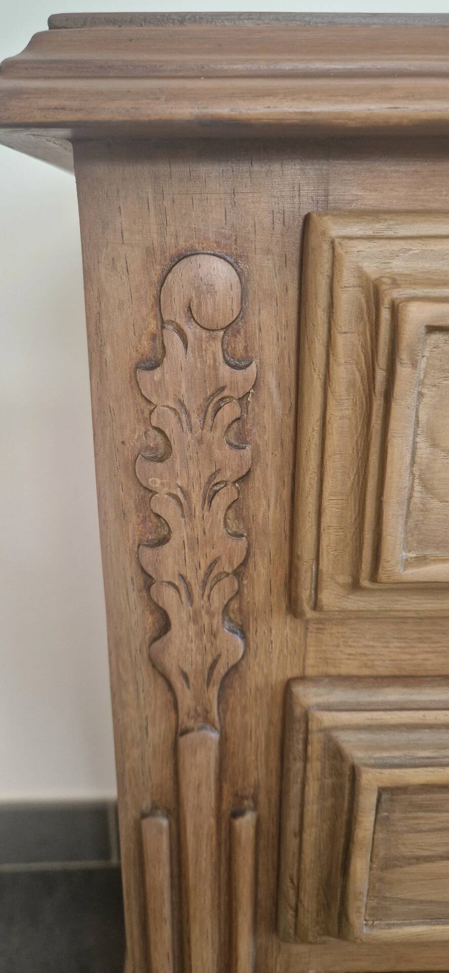 Oak and pine chest of drawers, 1950s.