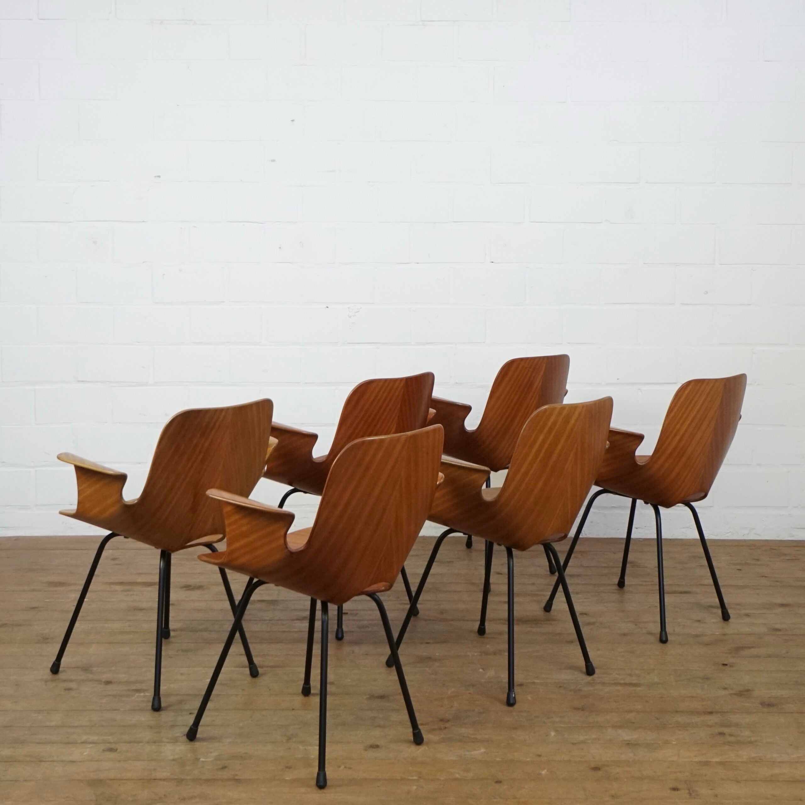 Set of 6 Italian Vittorio Nobili Medea chairs with armrests for Fratelli Tagliabue
