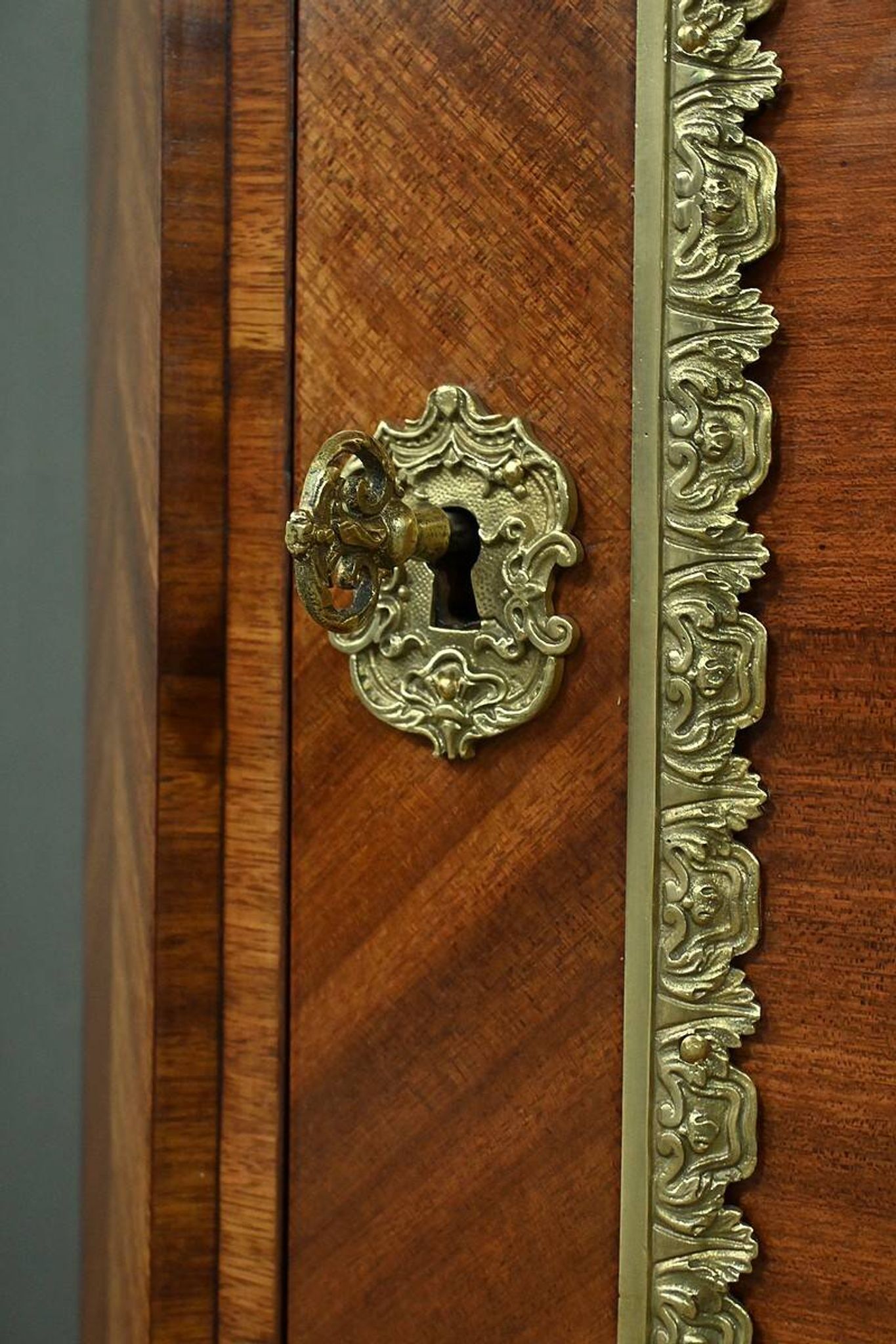 Mahogany sideboard, Napoleon III period – 2nd part of the 19th century