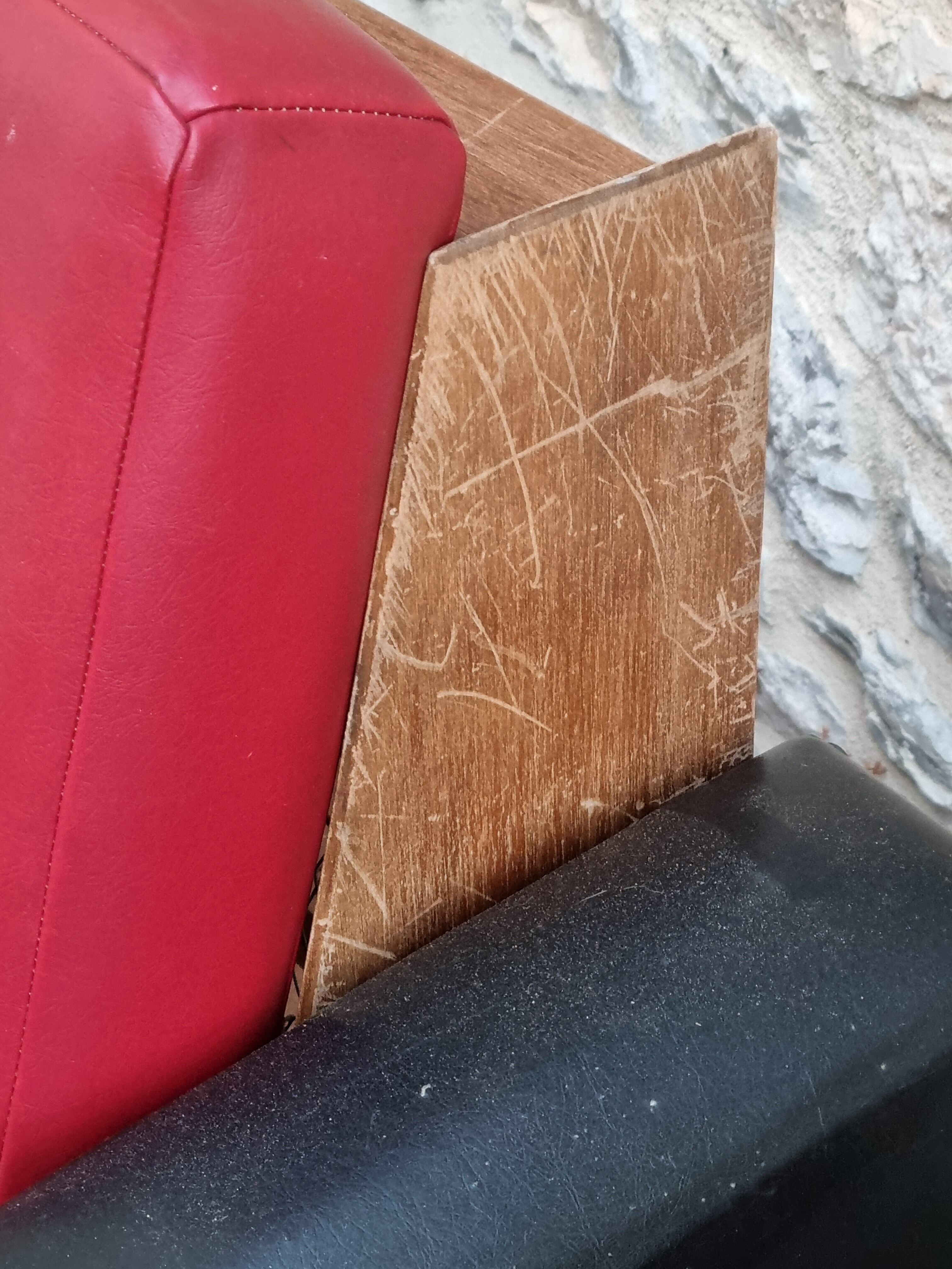Vintage Sofa Bench in red and black skaï