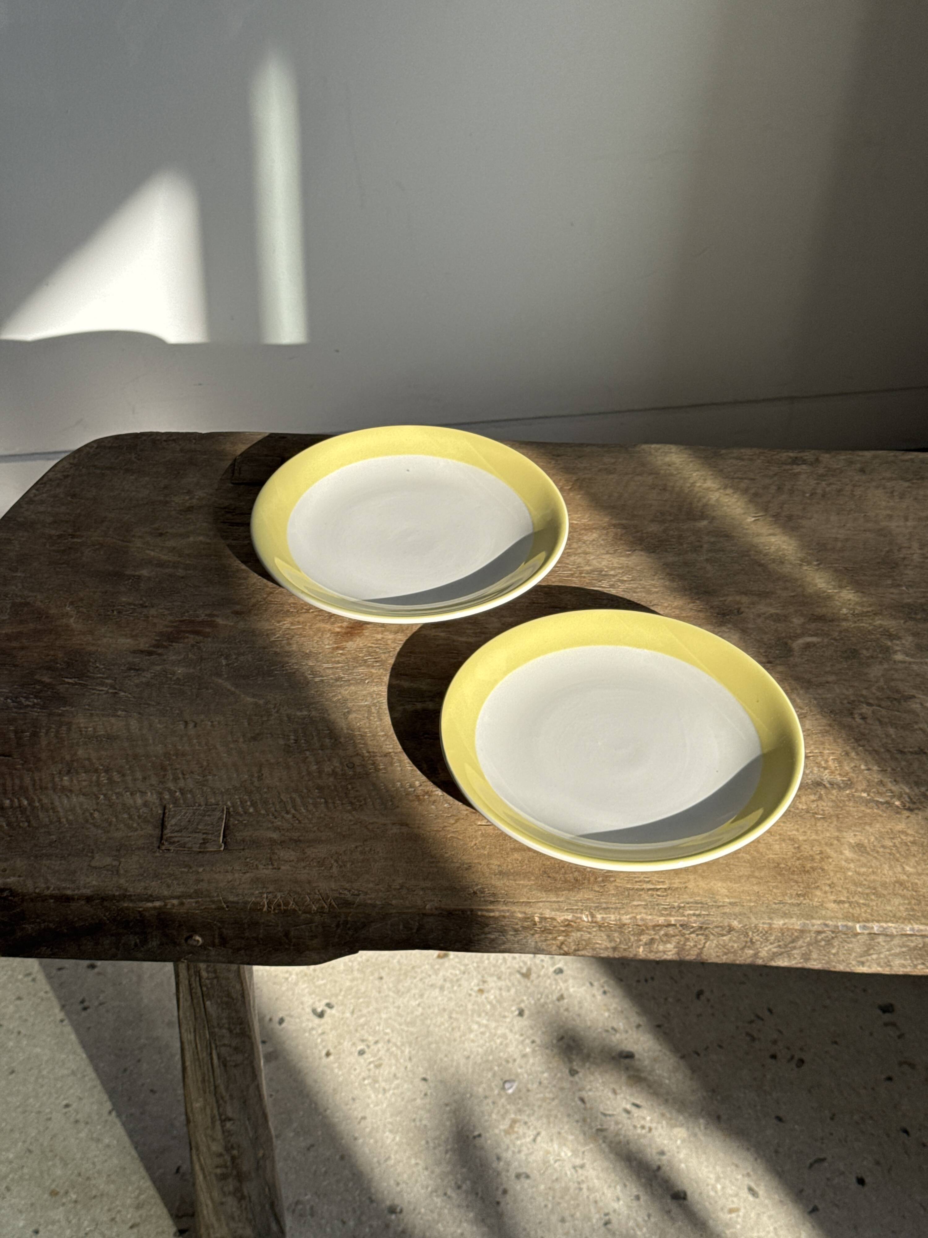 Set of 2 large plates with yellow rim, brand 12.