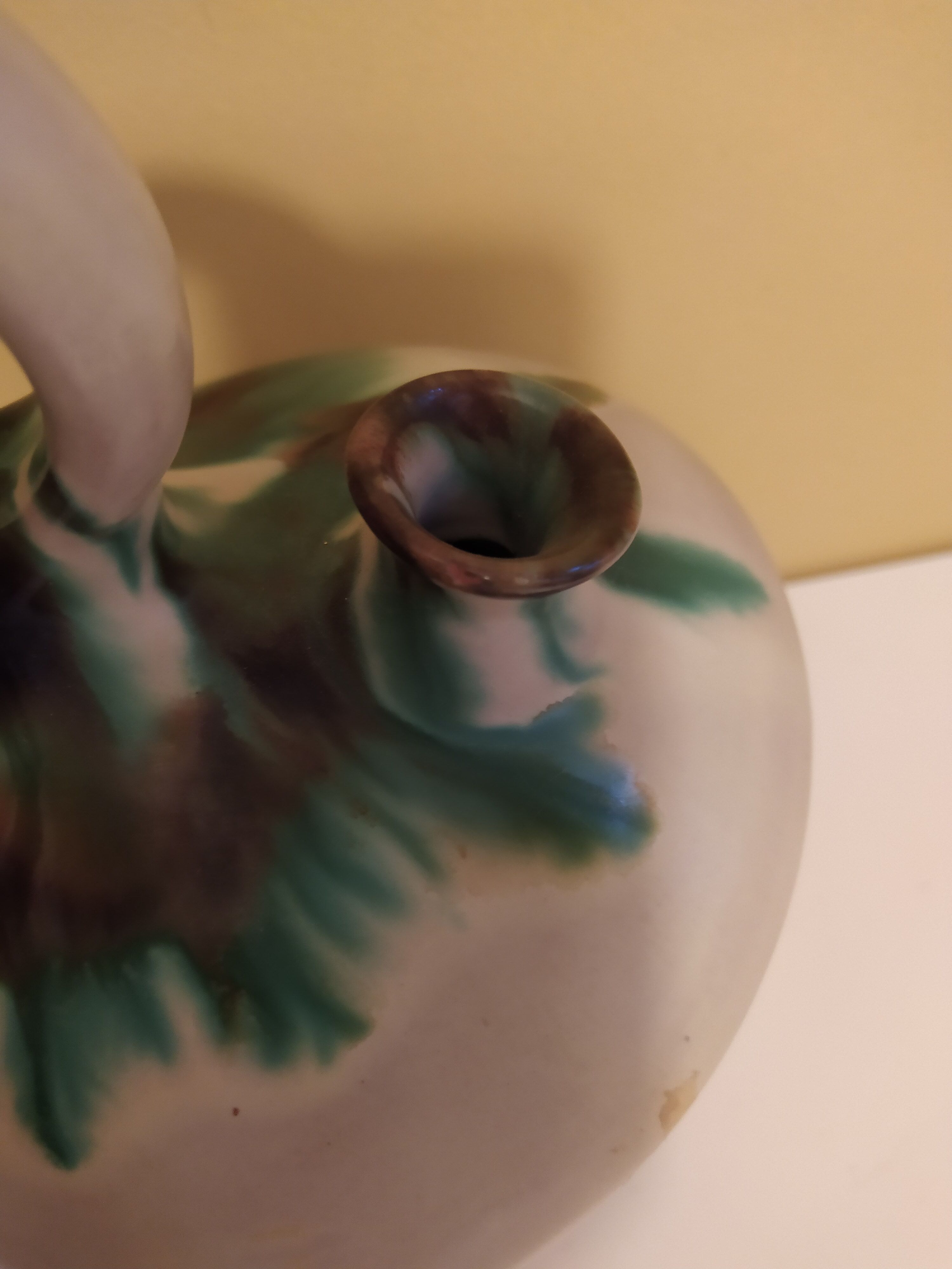 Oiled vintage design in emailed gres