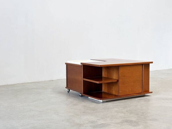 Table basse bar dissimulée italienne