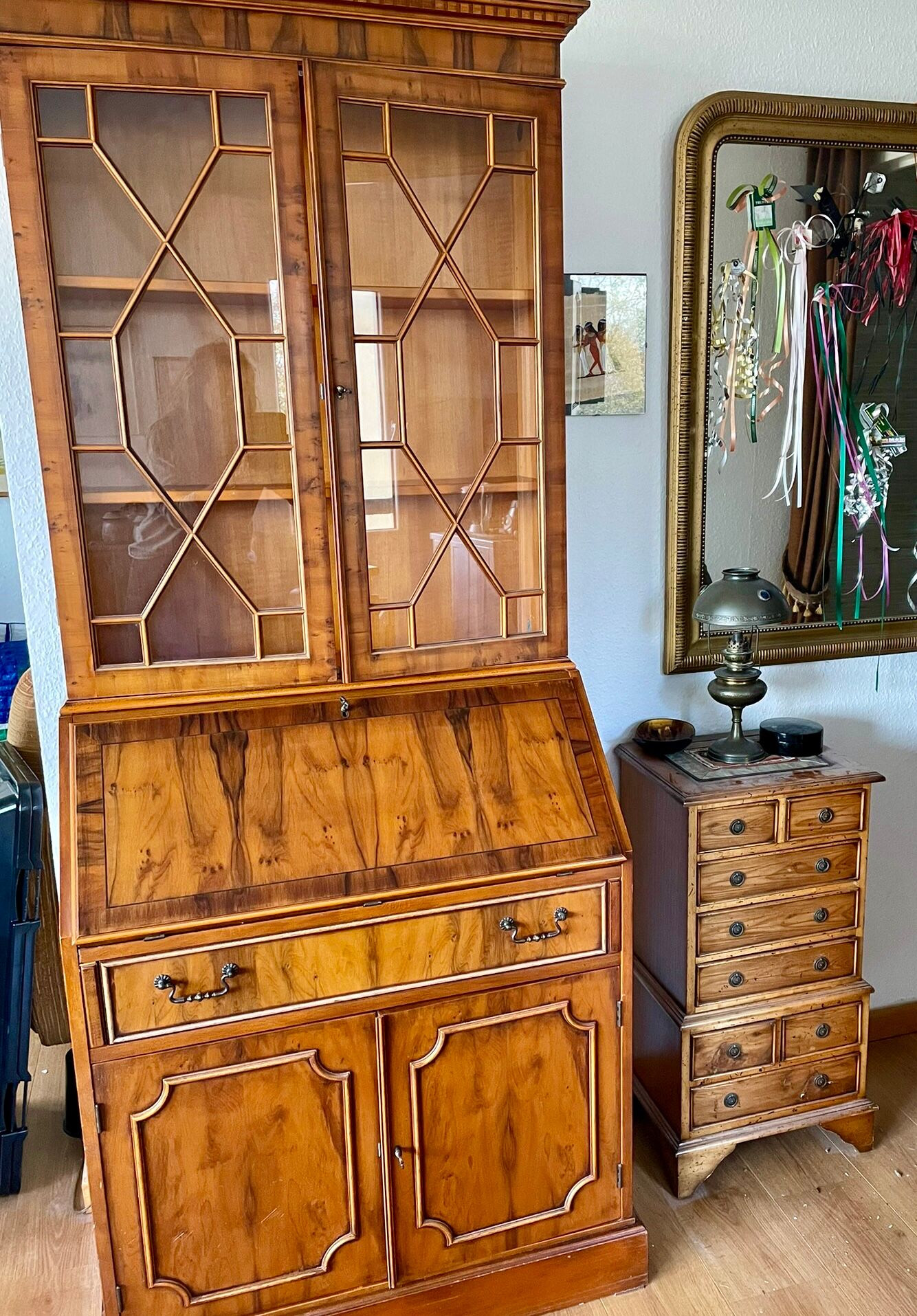 Scriban library, secretary in marquetry 1900s English style
