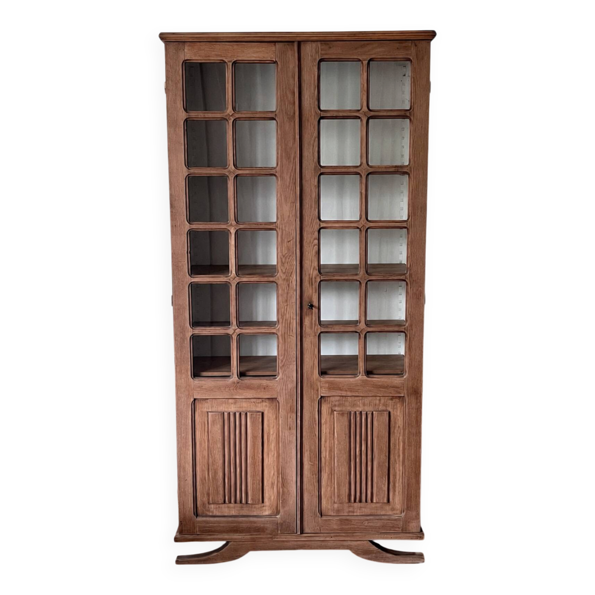 Renovated display cabinet library