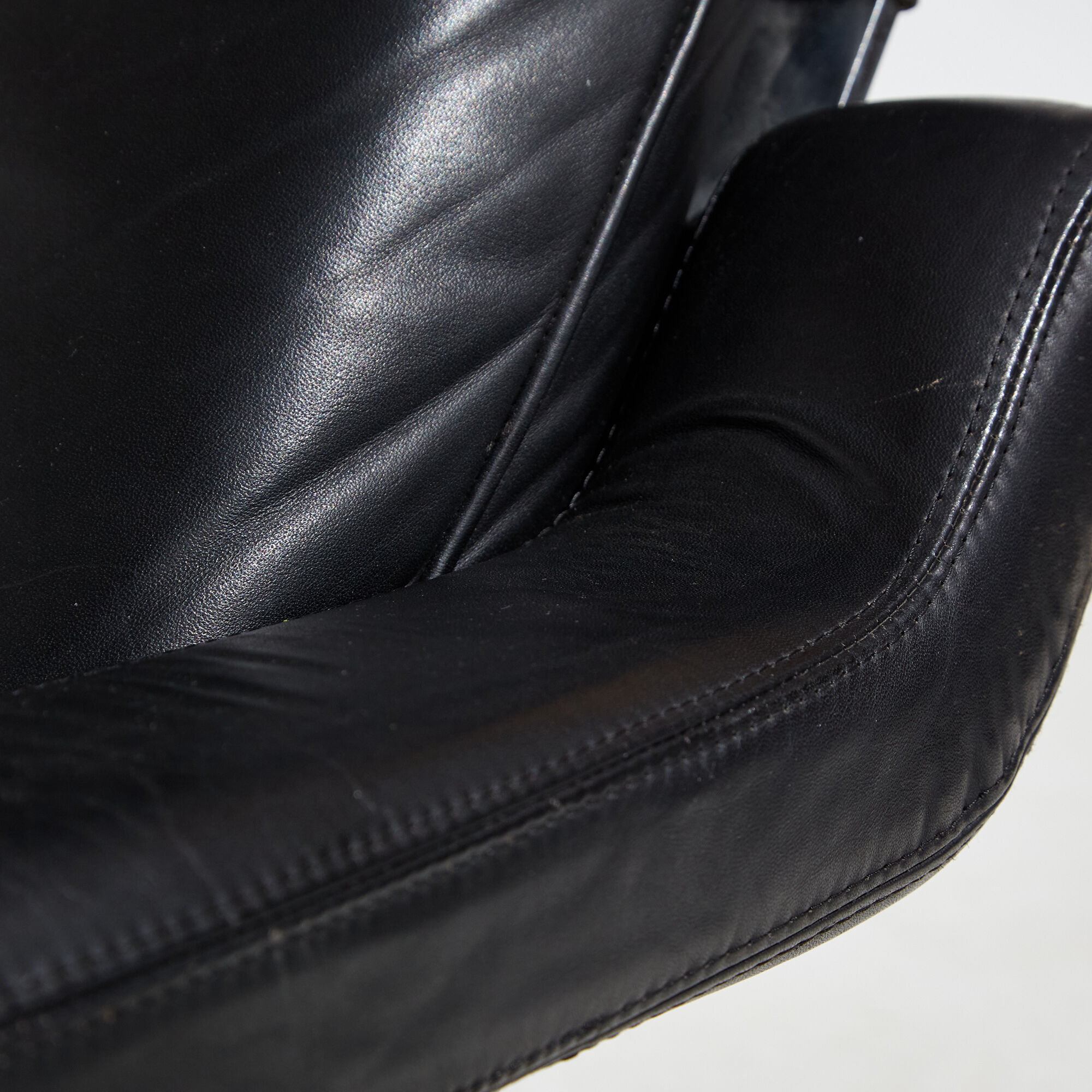 Leather lounge chair with ottoman by reinhold adolf for cor mk9220