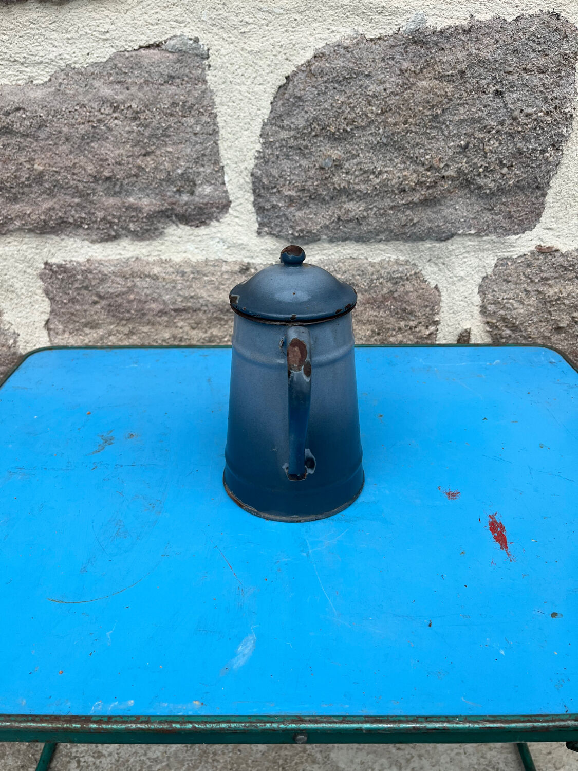 Enamelled coffee maker