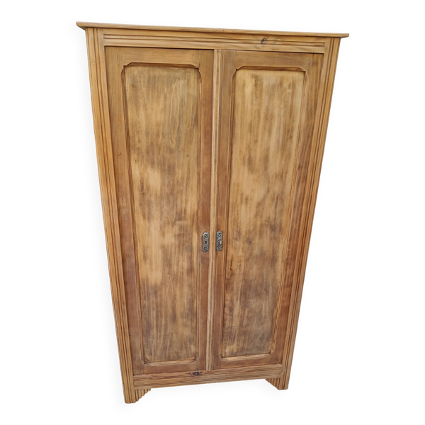 Armoire parisienne